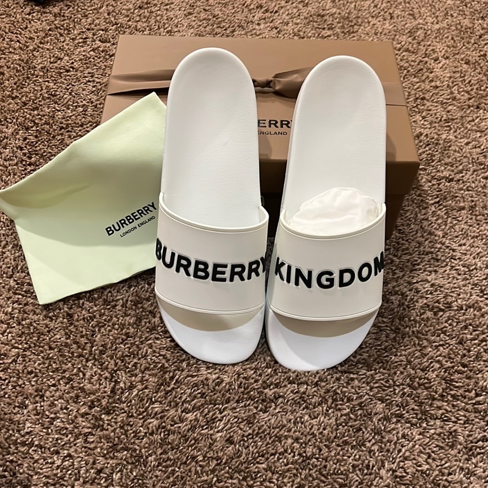 Burberry Kingdom slides